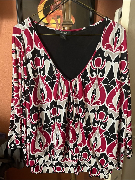 Style & Co. Tops - Style & Co. Black, White & Magenta Floral V-Neck Tunic